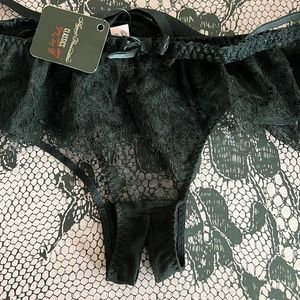 NWT rare Alina Ouvert panty in size 5 / xl